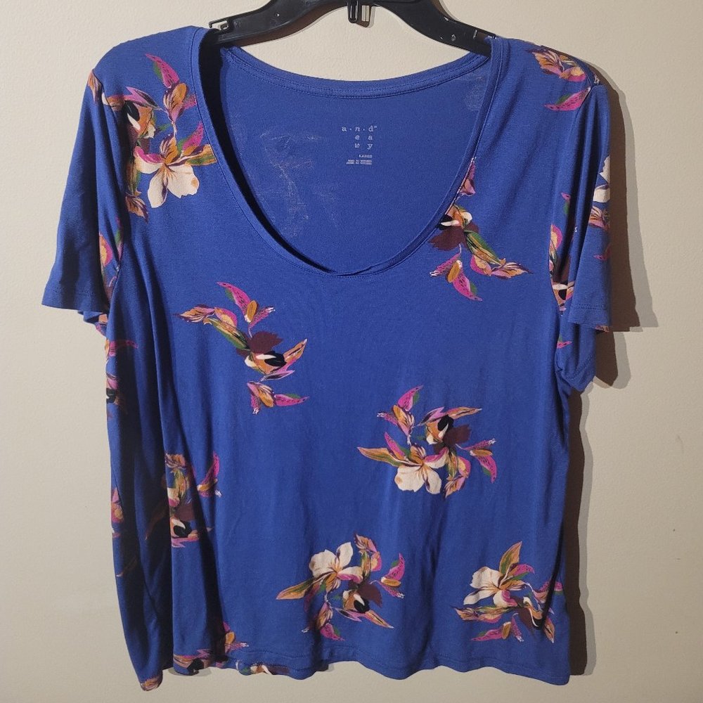 a new day floral top size L
